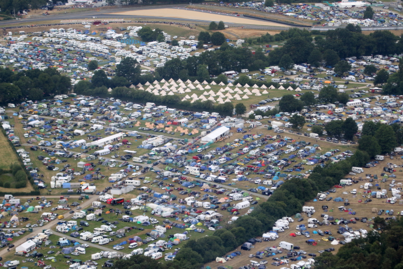 Illustration for article titled The 24 Hours Of Le Mans Is Unbelievable From The Air